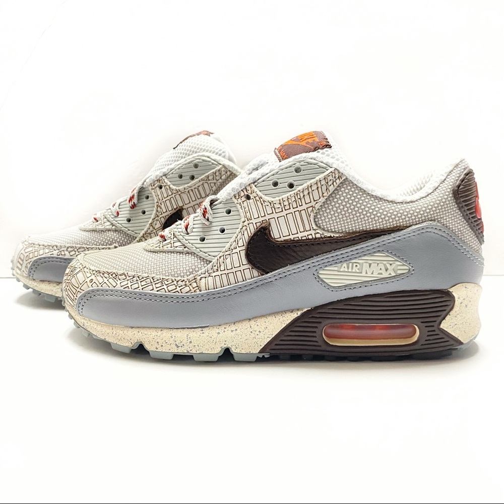 Women’s Nike Air Max 90 Premium, Navigation 8 NIB - Picture 1 of 5